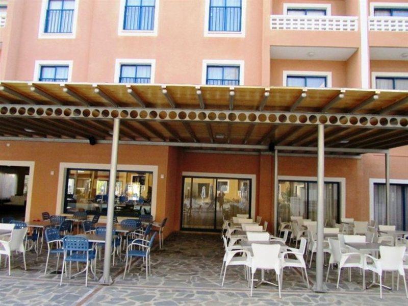 Kefalos Damon Aparthotel Paphos
