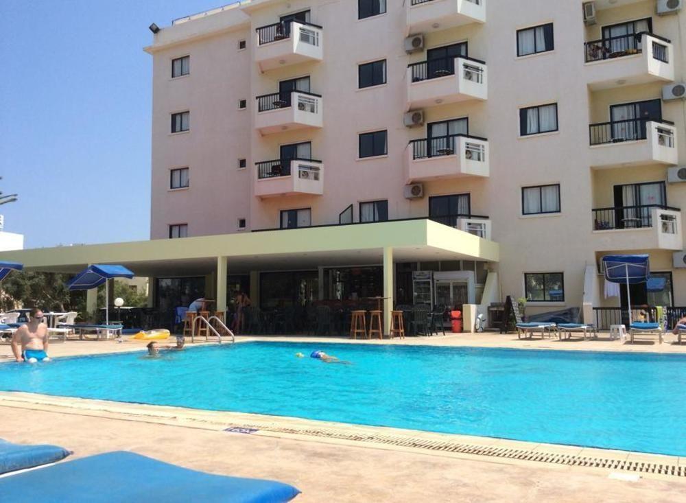 Livas 3* Pernera