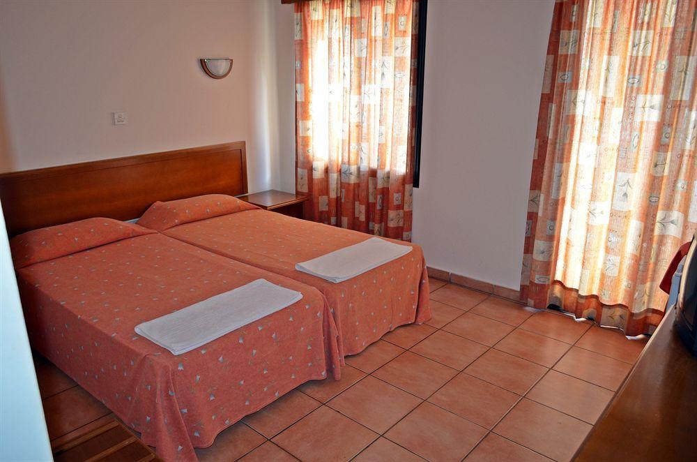 Metropole Hotel 2*