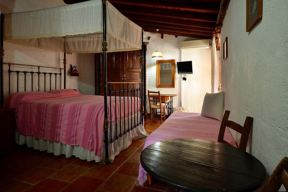 Linos Inn