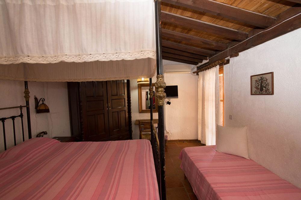 Linos Inn