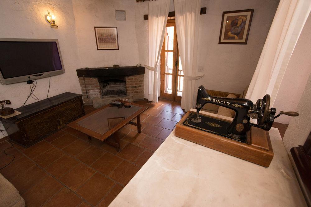 Linos Inn