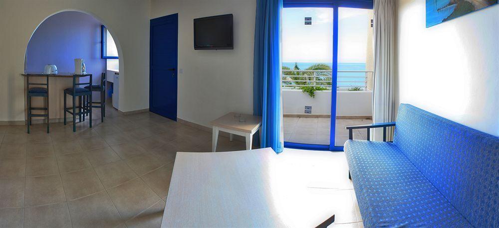 Myroandrou Aparthotel 3*