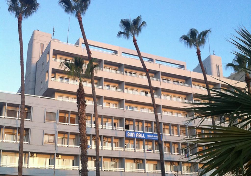 Sun Hall Aparthotel Lárnaca