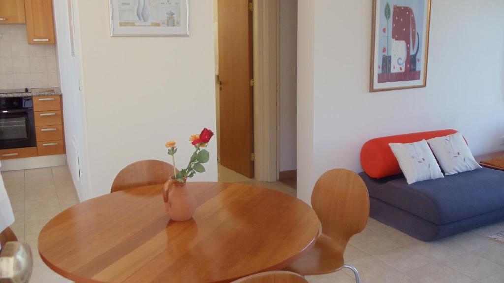Adonis Apartment