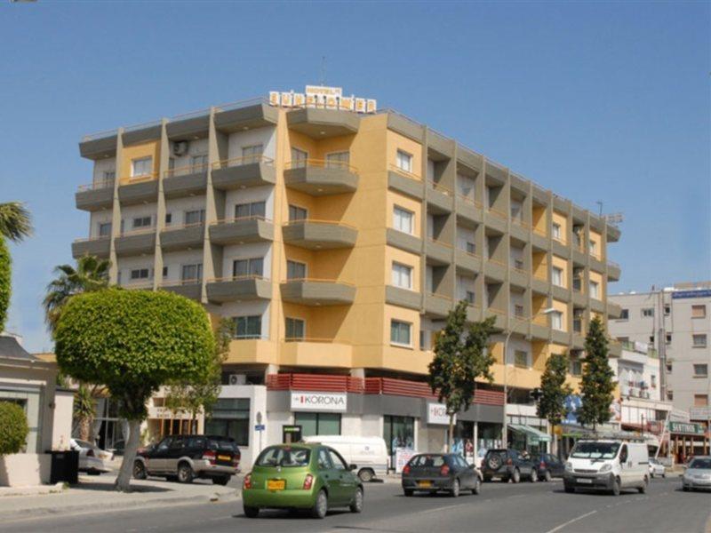 Aparthotel Sunflower 3*