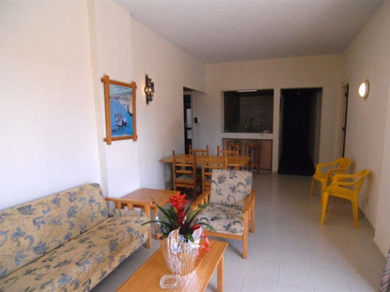 Aparthotel Sunflower 3*