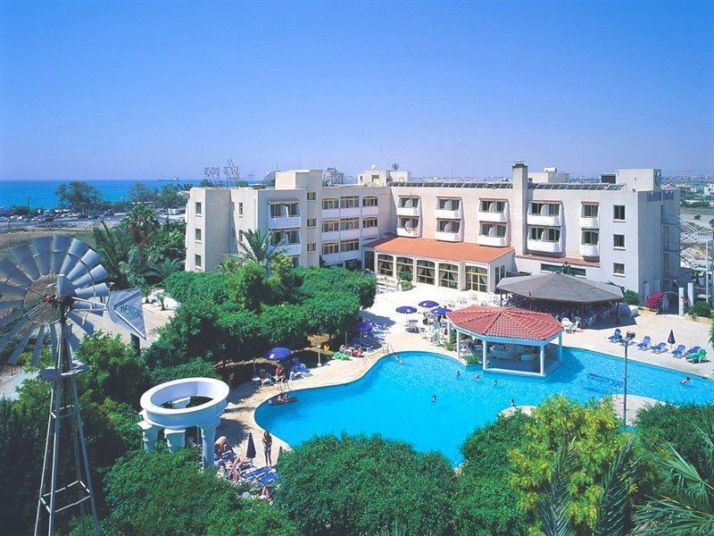 Hotel Crown Henipa 3*