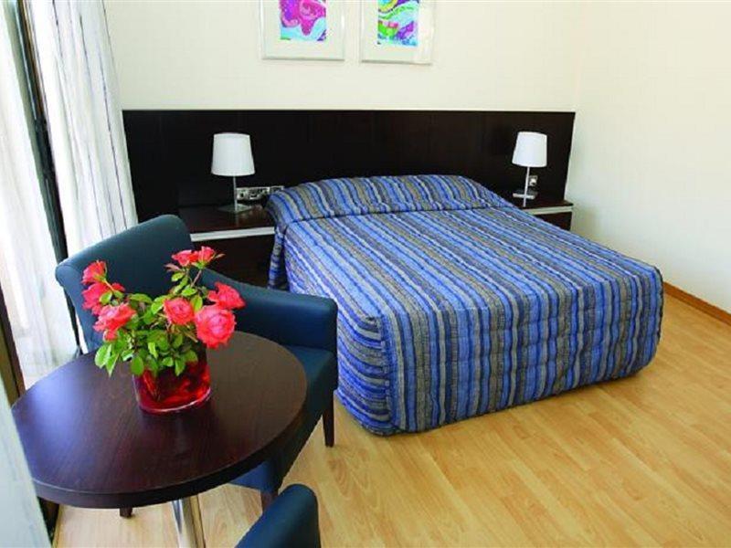 Hotel Crown Henipa