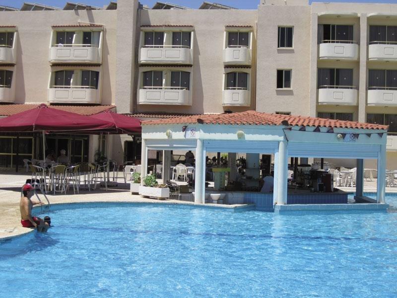 Hotel Crown Henipa 3*