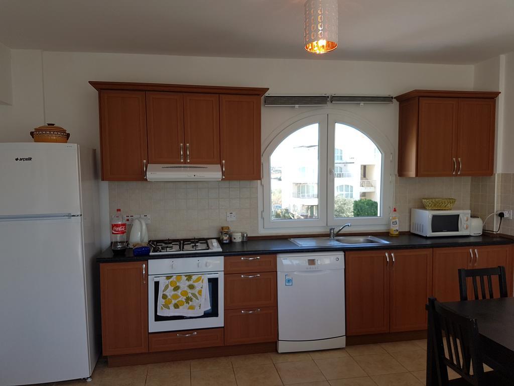 Aphrodite Beachfront Penthouse Ghaziveran