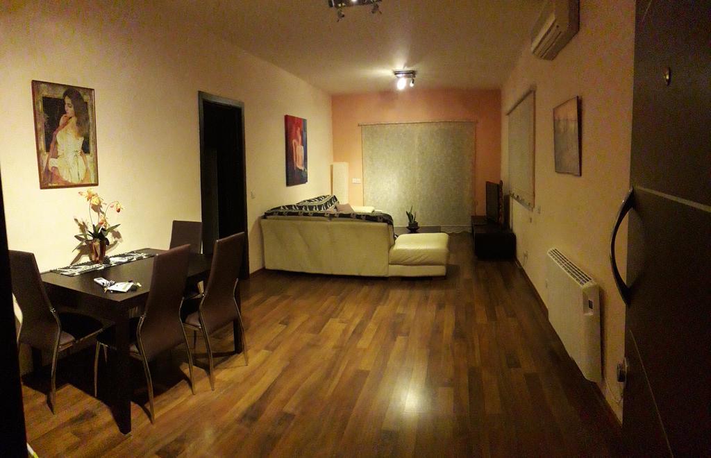 Apartment Sea View Renanda *