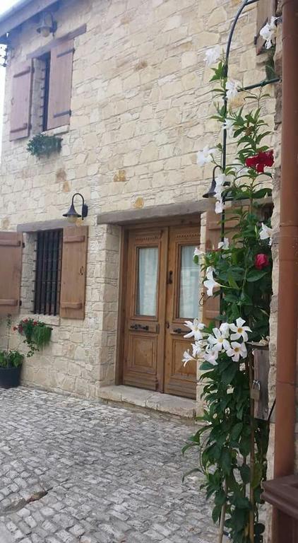 Traditional Stone House Pousada
