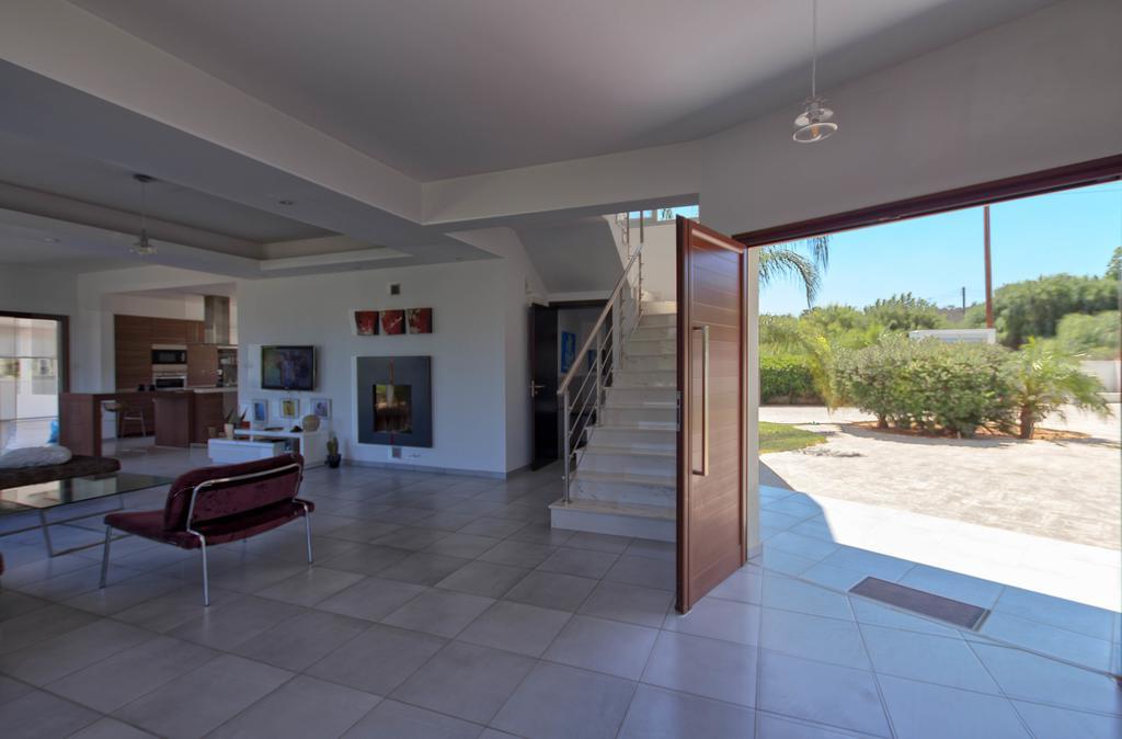 Villa Akefalou Bay *