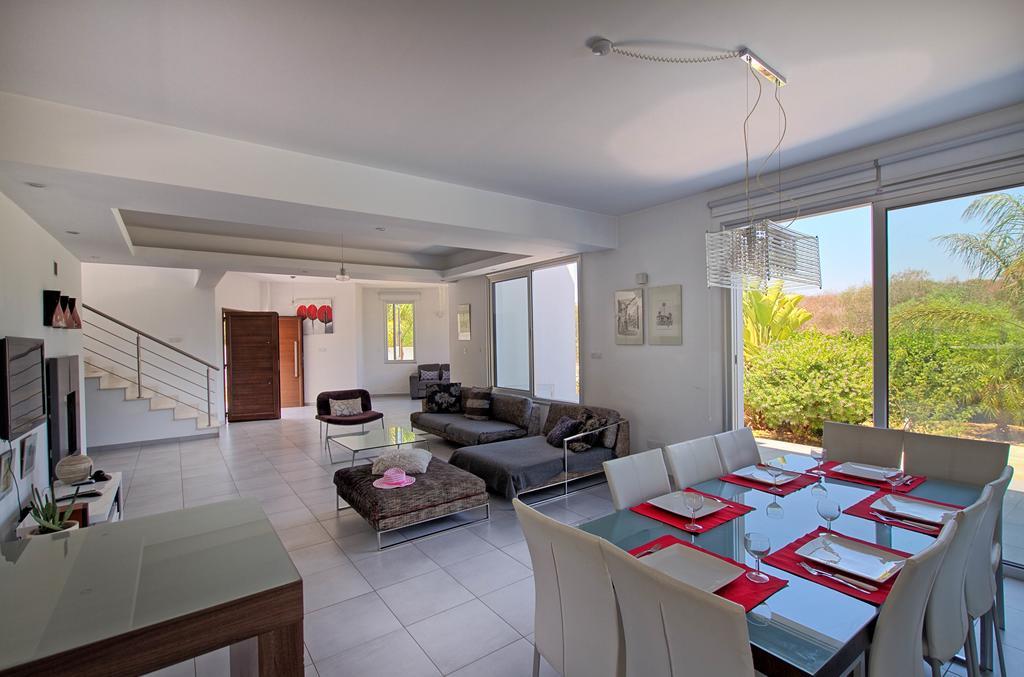 Akefalou Bay Villa Protaras