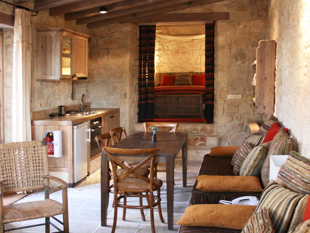 Apokryfo Traditional Guest house Lofou