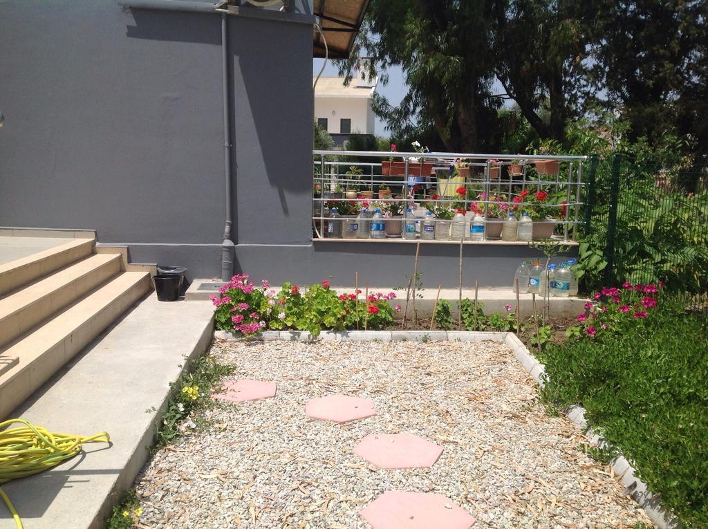 White Apartment Kyrenia (Northern Cyprus)