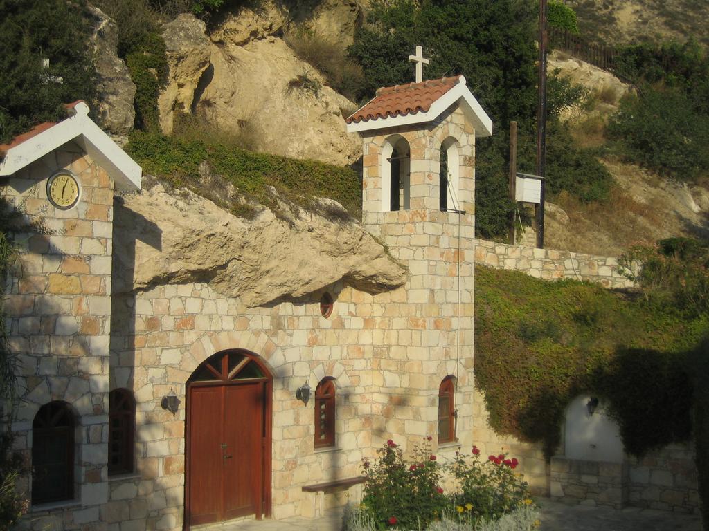 Chariandry Court Pissouri