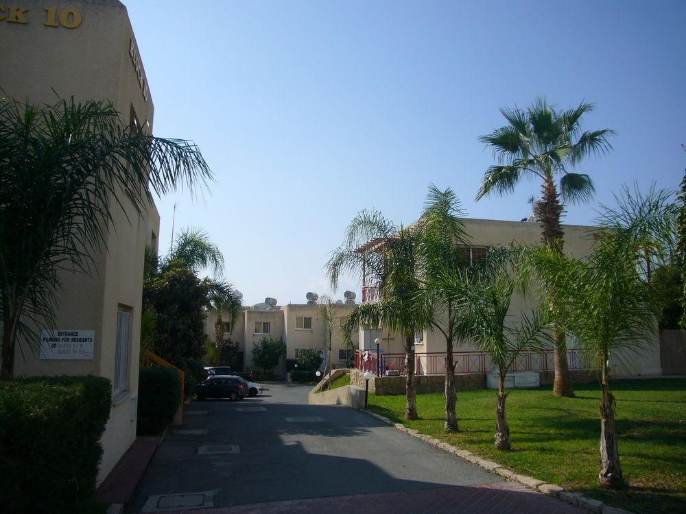 Apartment Santa Barbara Complex