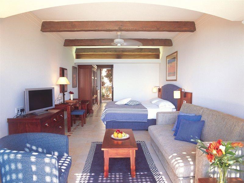 Columbia Beachotel Pissouri