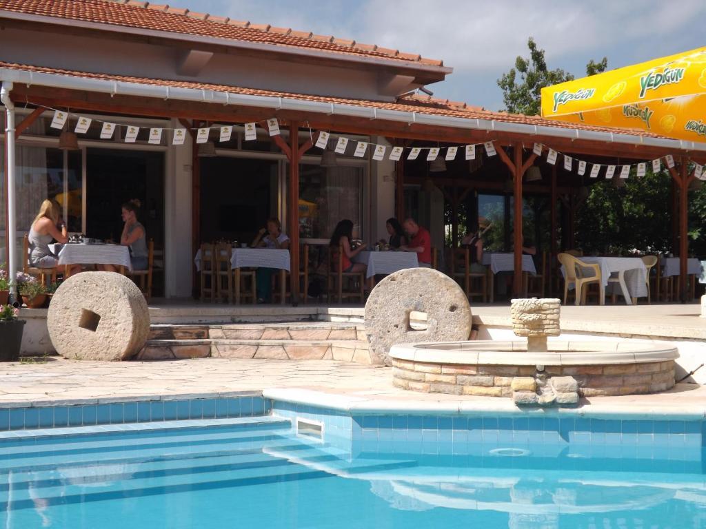 Paradise Bed & Breakfast Kazaphani