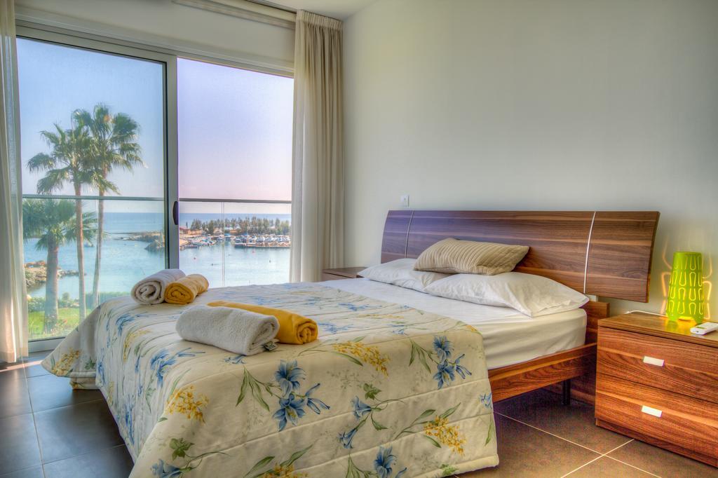 Beachfront Trident Apartment *