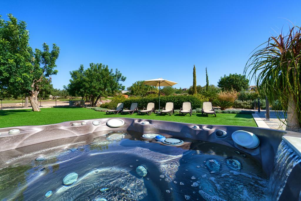 Villa 5 Bedroom Villa Rio With Large Private Pool And Hot Tub, Aphrodite Hills Resort Kouklia