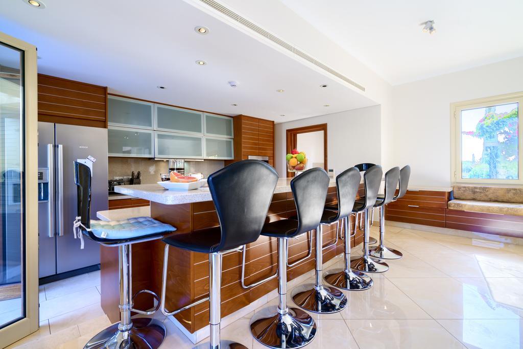 5 Bedroom Villa Rio With Large Private Pool And Hot Tub, Aphrodite Hills Resort