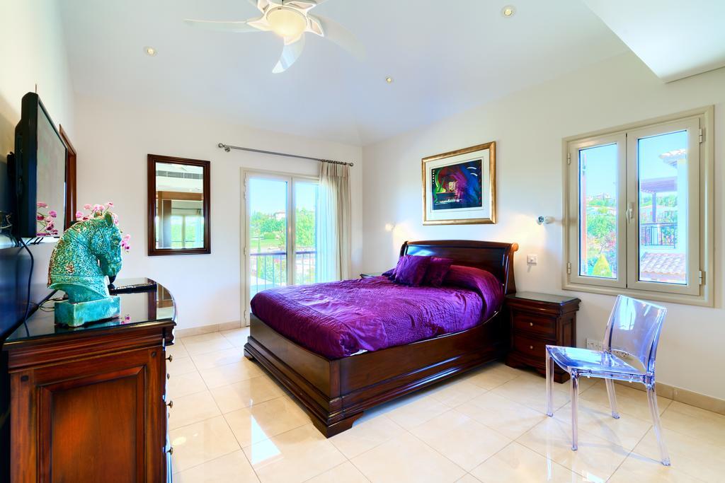 5 Bedroom Villa Rio With Large Private Pool And Hot Tub, Aphrodite Hills Resort *