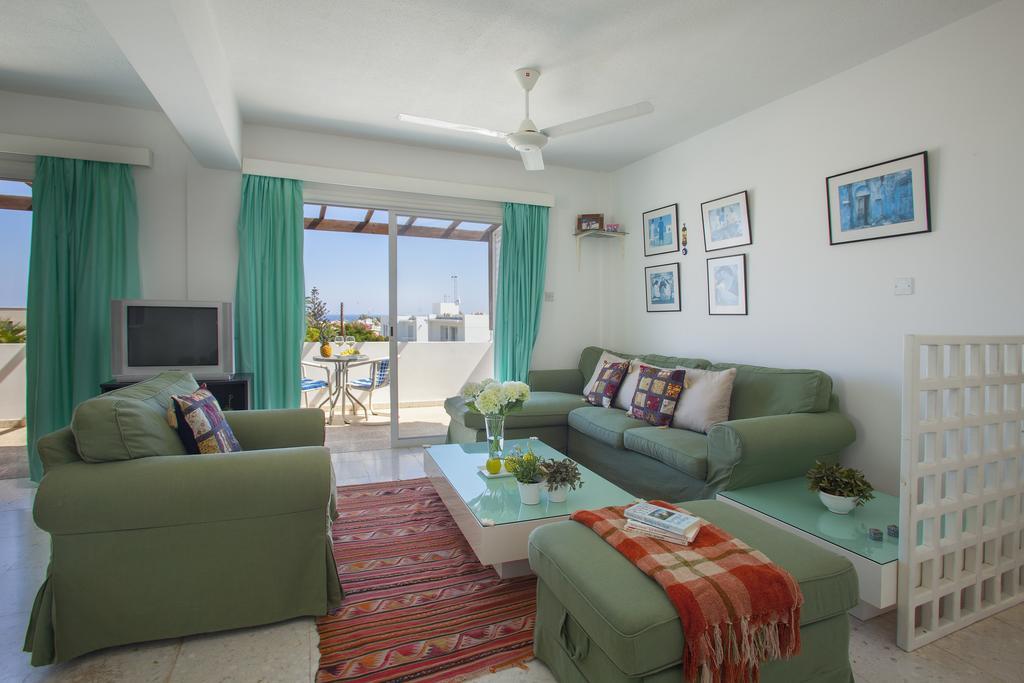 Annie Holiday home