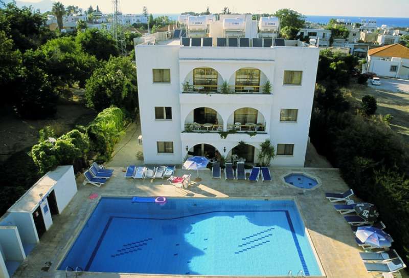 Stephanos 3*