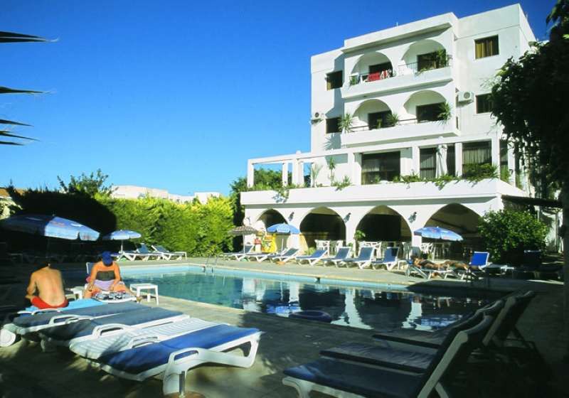 Stephanos Aparthotel 3*