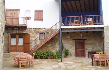 Teacher's House Maroni