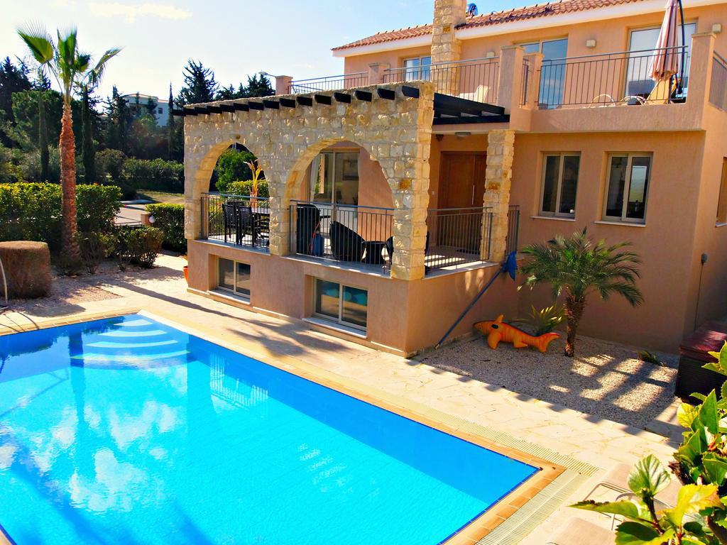 1 Sandy - Heated Pool - Jacuzzi - Private Area - Sea Views *