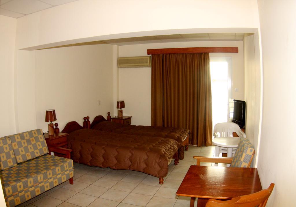 Apartment Palm Sea Beach Holiday Suites And
