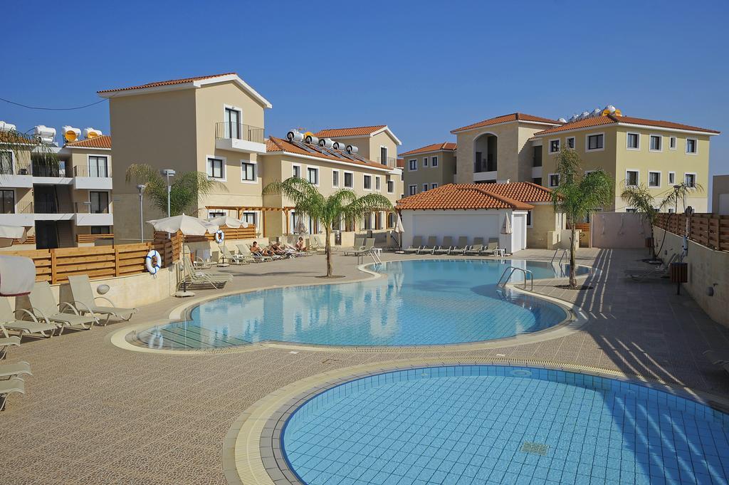 Kyklades & * Paralimni