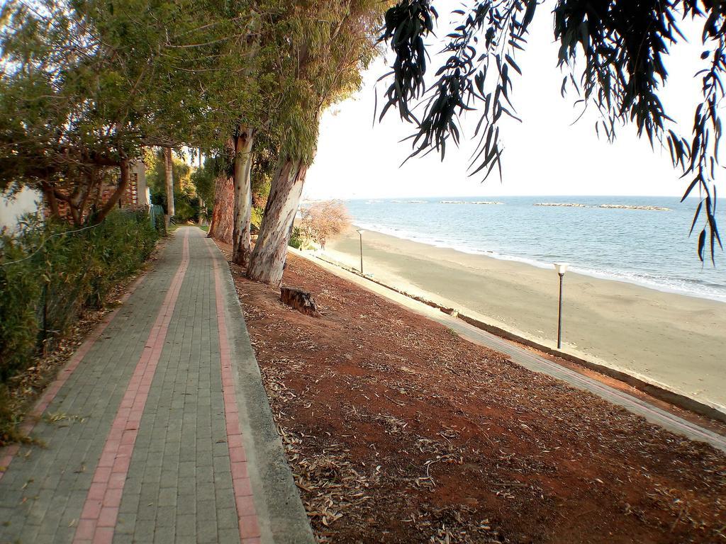 Apartment Alakatoudi On The Beach