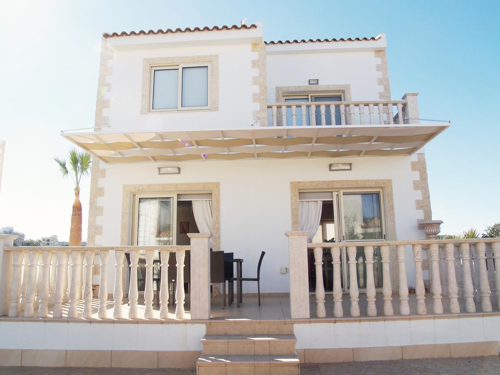 Ithaca Villa