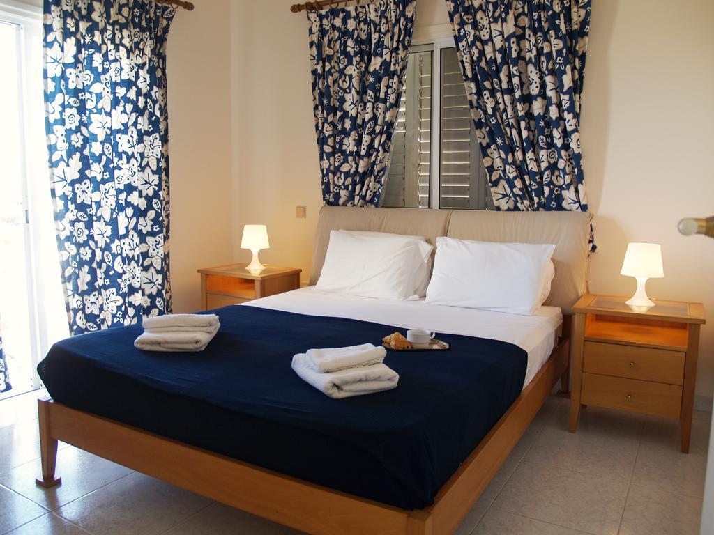 Ithaca Villa *