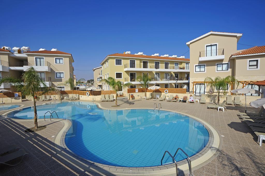 Kyklades & * Paralimni