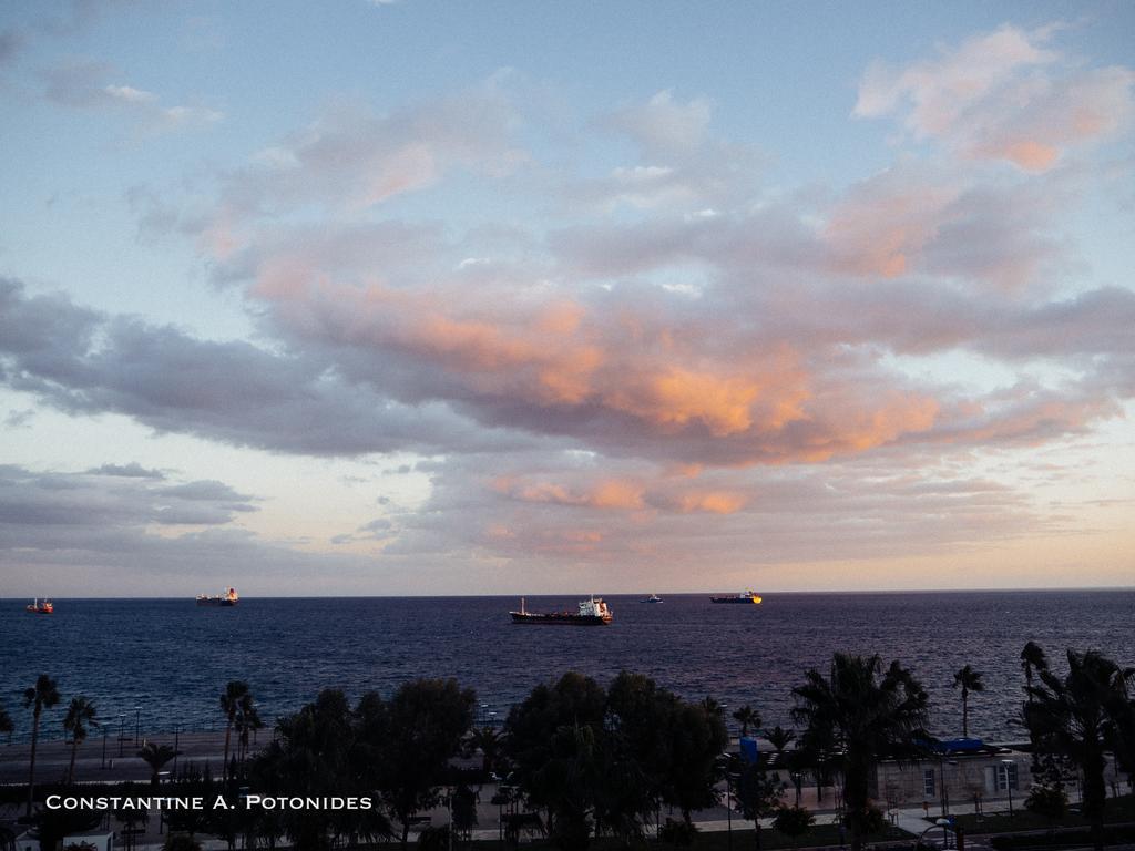 Sea Front & City Center, Amazing Sea View *