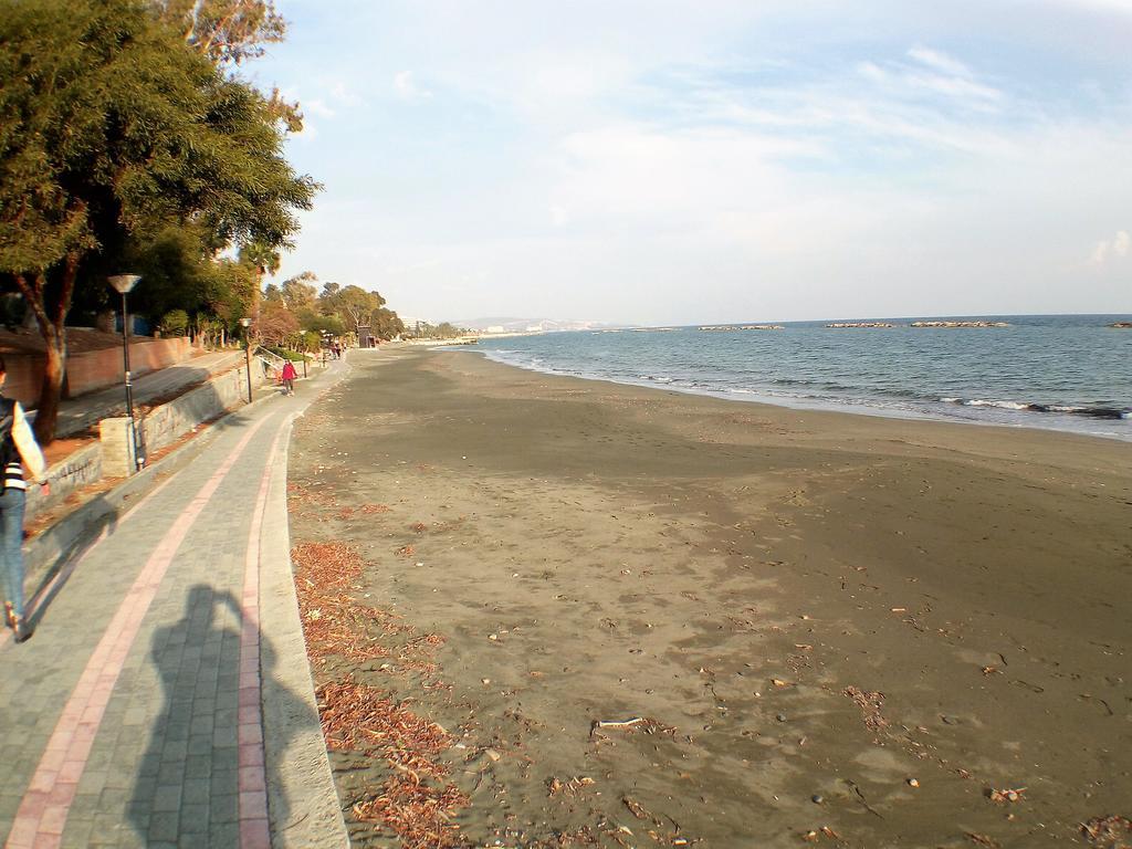 Alakatoudi On The Beach *