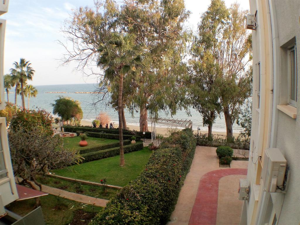 Alakatoudi On The Beach * Limassol
