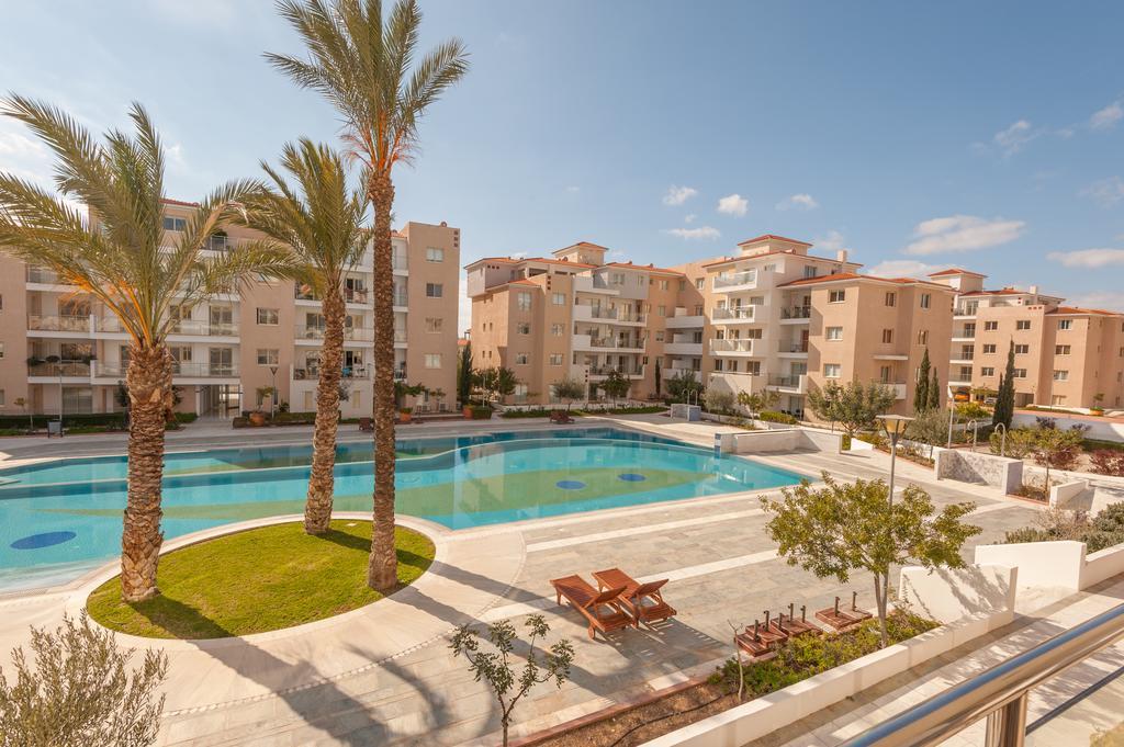 Elysia Park Aparthotel 4*