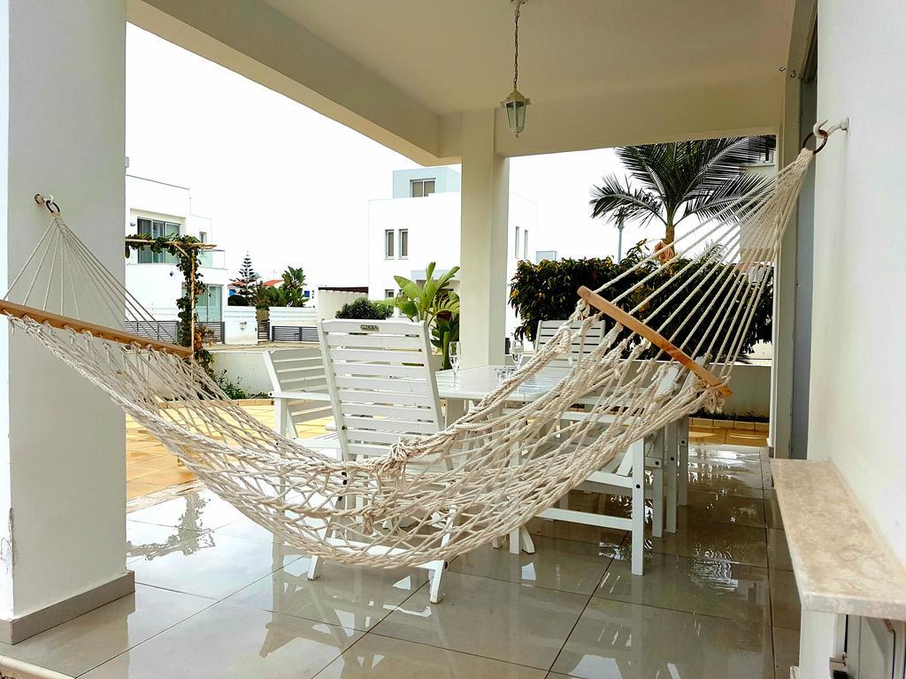 Colonial Beach Villa 16 & 15 Perivolia