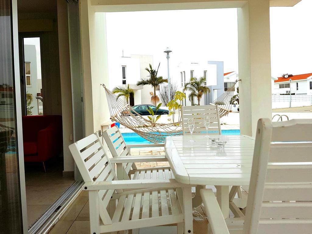 Colonial Beach Villa 16 & 15 Villa *