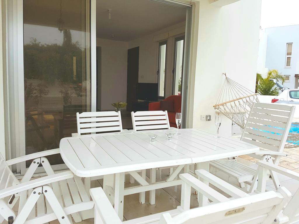 Colonial Beach Villa 16 & 15 Perivolia