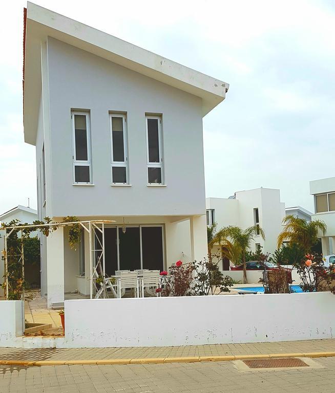 Colonial Beach Villa 16 & 15 Villa Perivolia