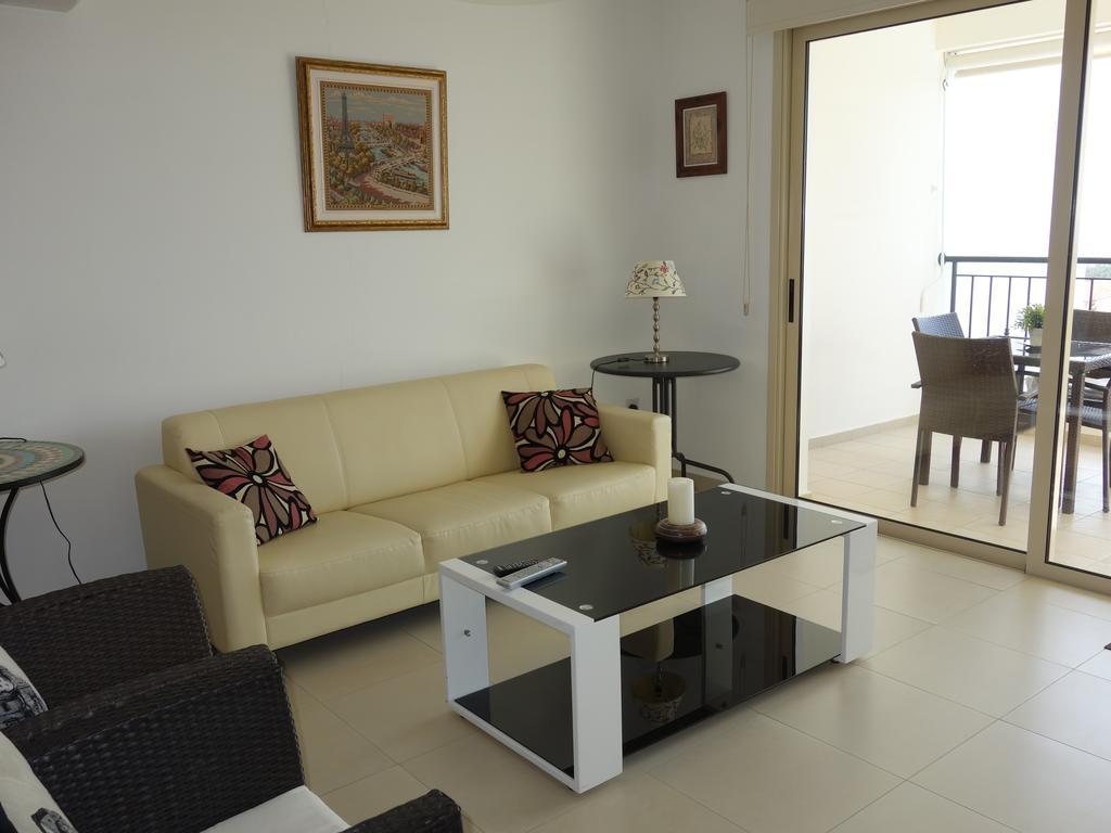 Apartment Alineris *