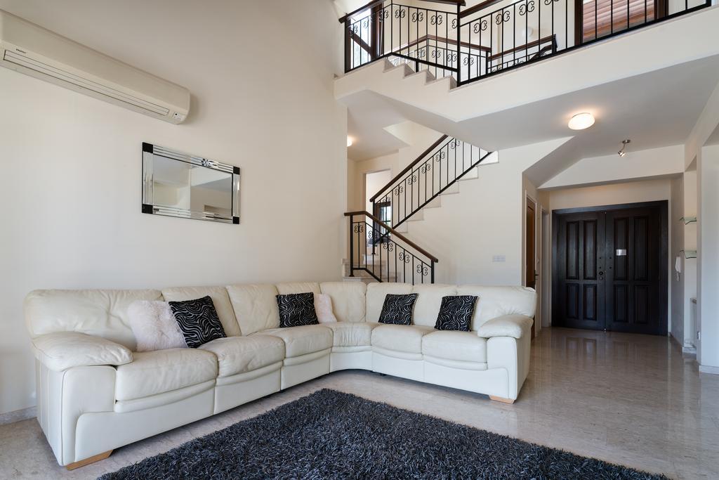 3 Bedroom Anassa With Private Pool And Gardens, Aphrodite Hills * Kouklia